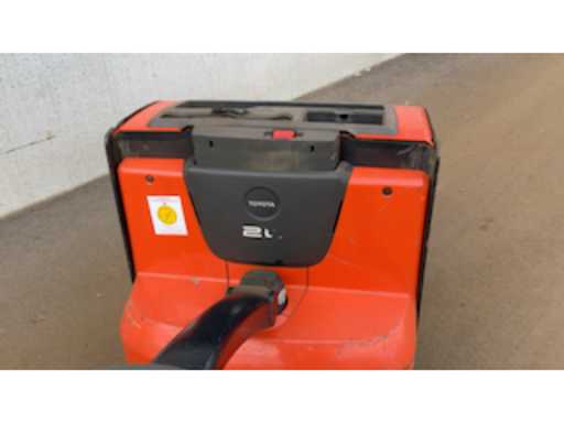 b740c239-61dc-48d7-bb47-c84204d570f6.mp4