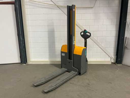 Impilatore Jungheinrich EMC 110 2021