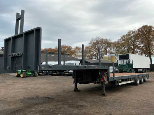 Lalka nisko?adowana z 2002 roku