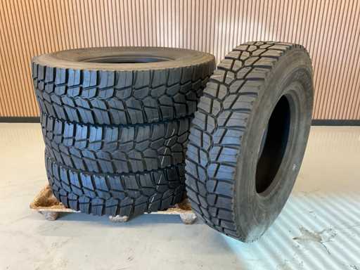 4x 315/80 R22.5 Retread Vrachtwagenband