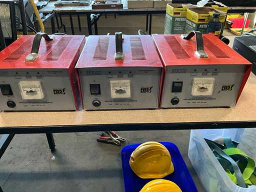 SPE CBN1 12-12 Acculader (3x)