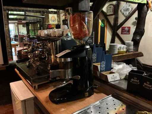 K-6 bright black Koffiemolen