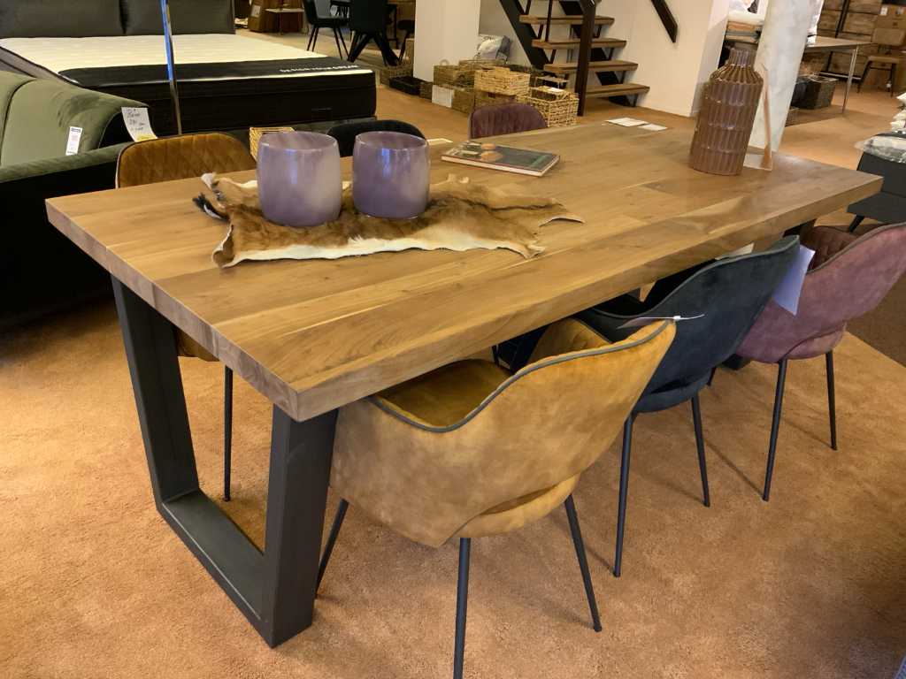 Charly Dining Table