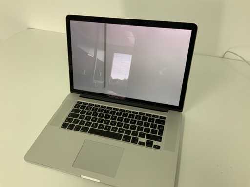 Apple A1398 15-calowy laptop MacBook Pro MGXA2N/A