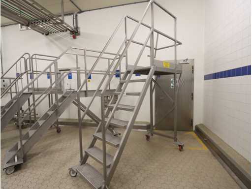 Stainless steel landing staircase