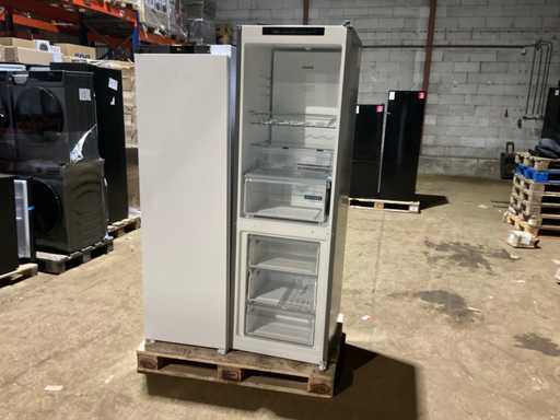 Siemens & Sharp Vriezer (2x)