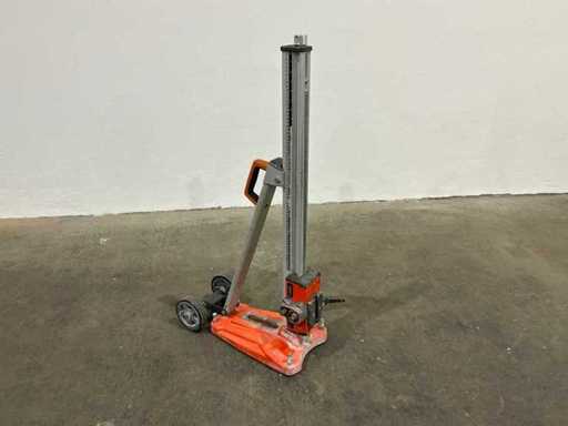 Platformă de foraj cu nucleu Husqarna DS 250