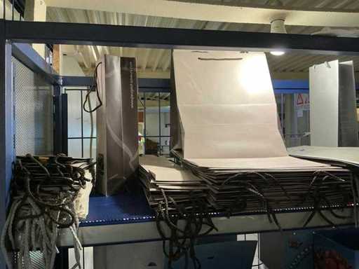 Batch of various packaging materials, carrier bags...