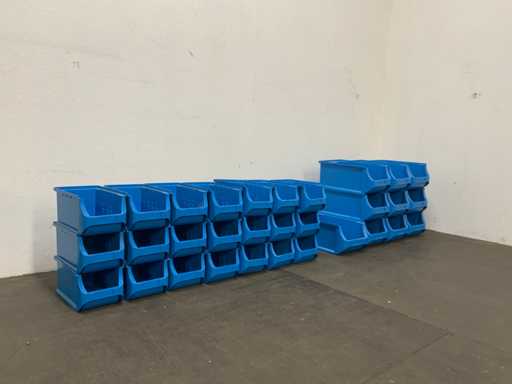 Charge stapelbarer Lagerbehälter