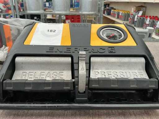 Enerpac XA11G Hydraulik-Fußpumpe