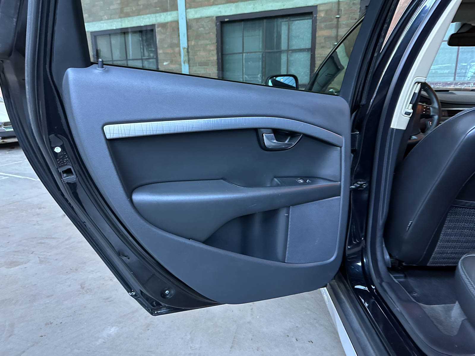 Volvo XC70 2.4 D5 Summum 185pk 2009, PD-287-R Youngtimer