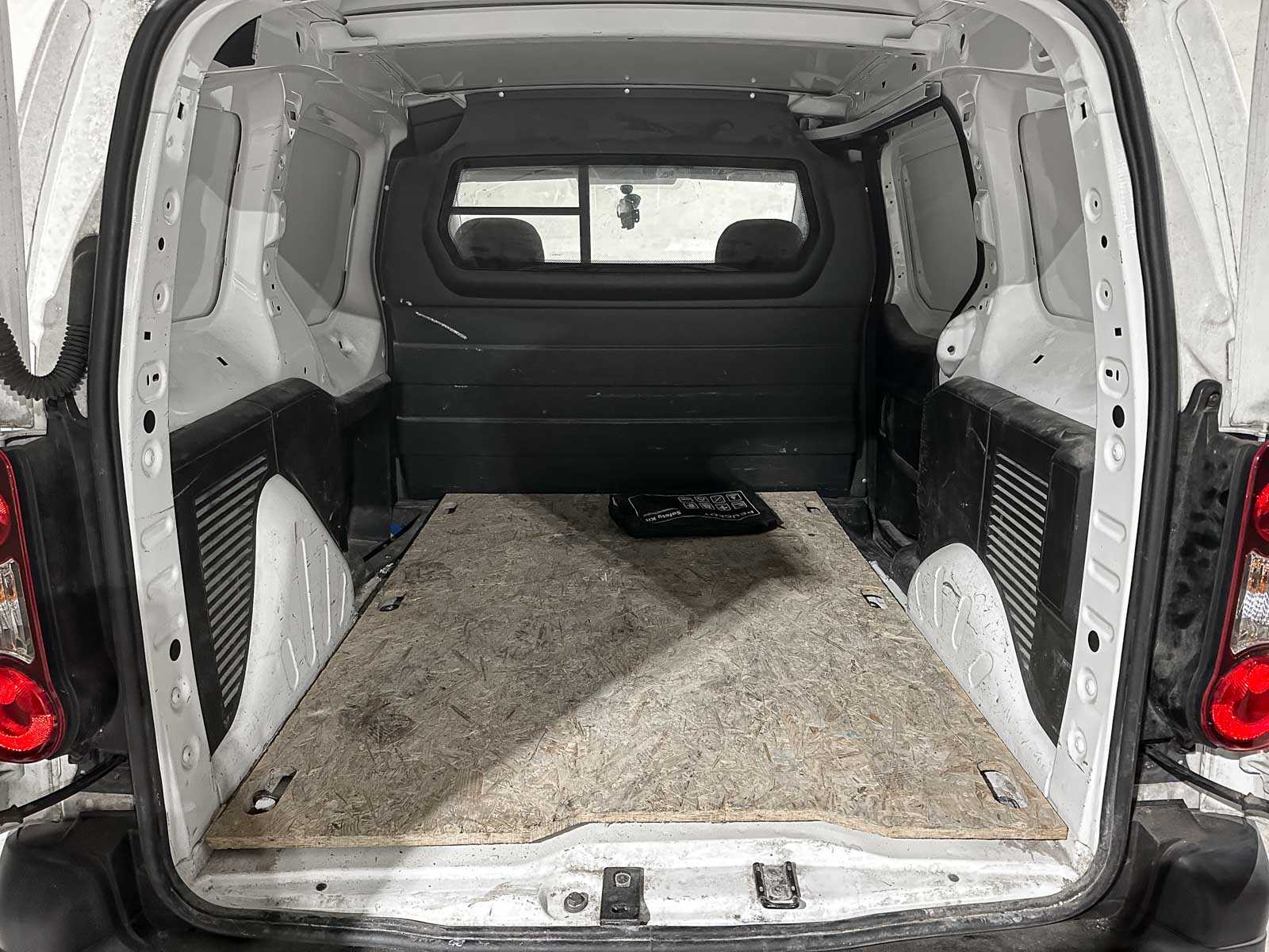 Peugeot Partner 120 1.6 BlueHDi 75 L1 Profit+ 75pk 2018 (Origineel-NL) Bedrijfswagen, V-278-RK