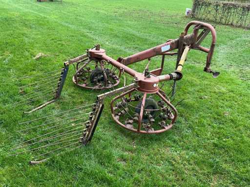 PZ Zweegers TH-Serie Zweirotor-Heu-Stoff-/Rechen