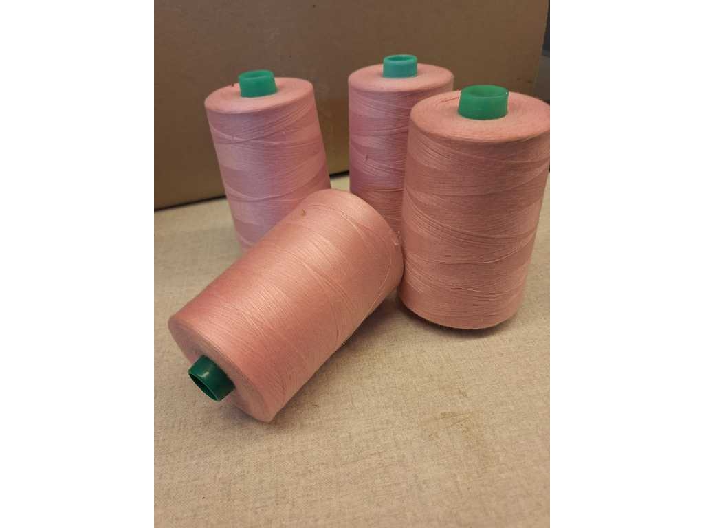 4 stuks polyester garens 10.000m per klos 80/3 licht rosé 