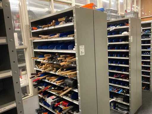 Kast met handgereedschap (2x)