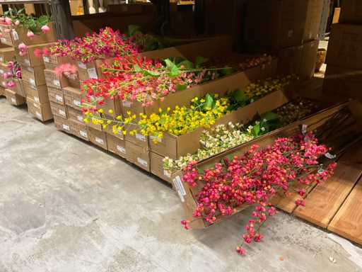 Partia sztucznych kwiatów