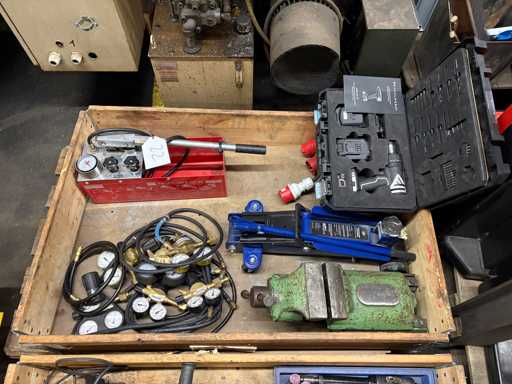   Items Workshop Accessories