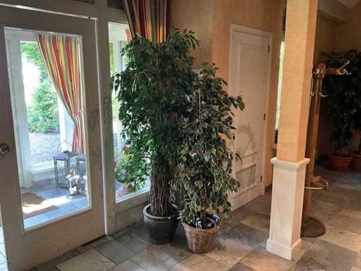 Kunstplanten in pot (2x)