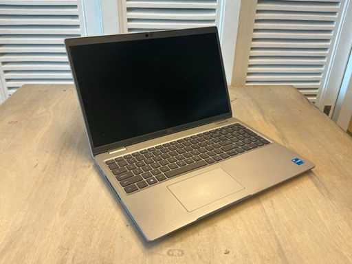 Laptop - Dell Inc. - Latitude 5520