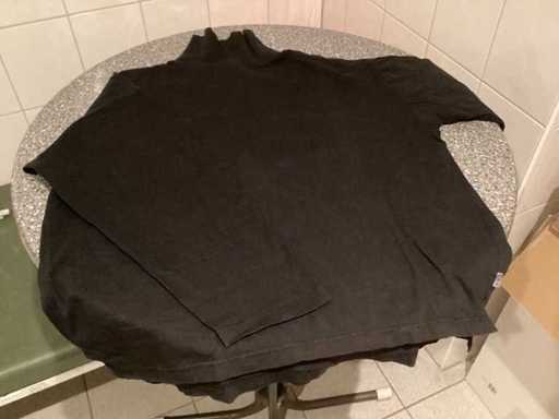 Rollkragenpullover schwarz; diverse Größen