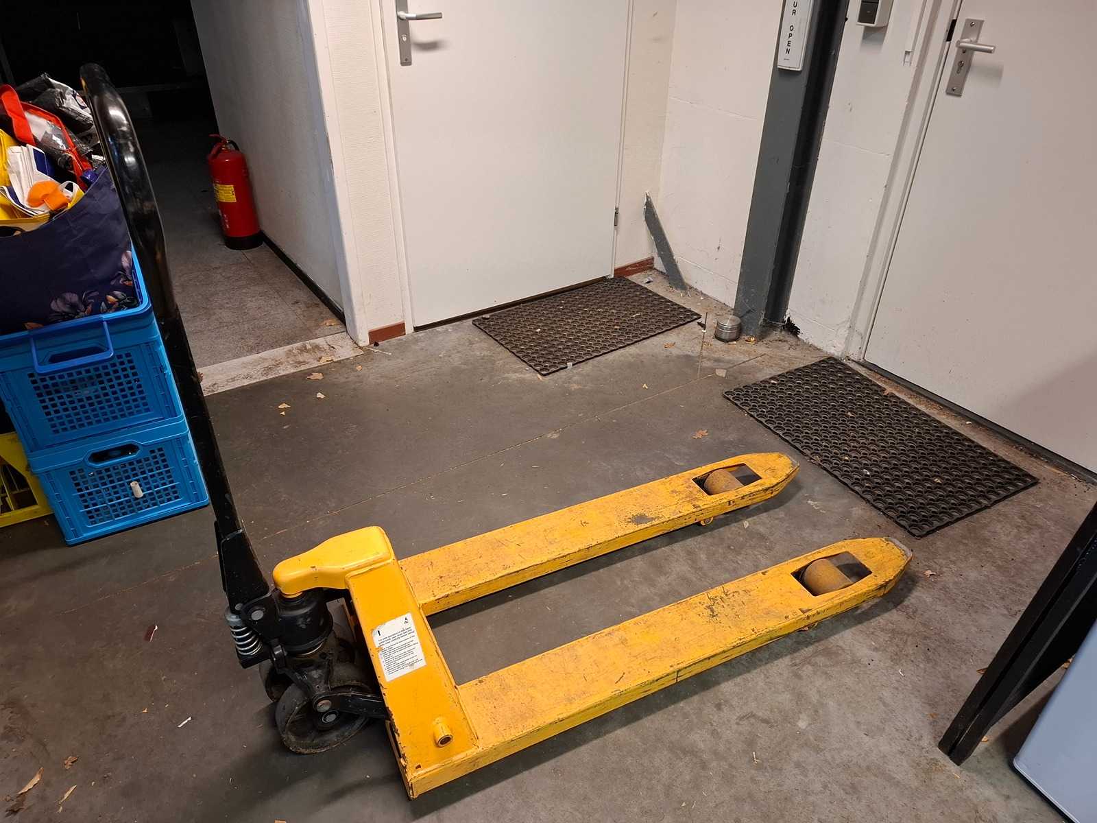 Manutan – 2021 – Hand hydraulic pallet truck