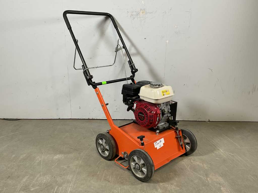 2017 Eliet E 401 Petrol Scarifier 40cm petrol