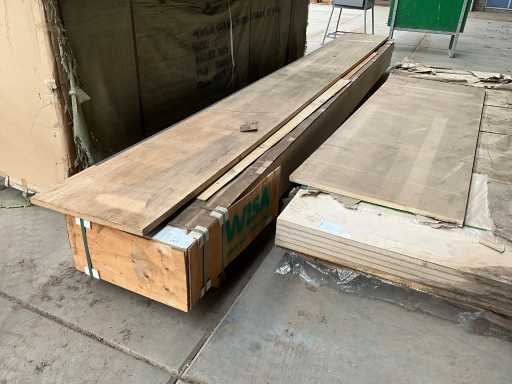 Material laminat din placaj Wisa Lot