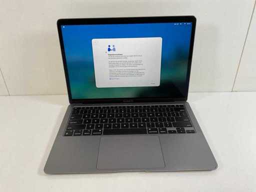 Apple MacBook Air 13", Apple M1, 8 GB RAM, 251 GB NVMe Laptop