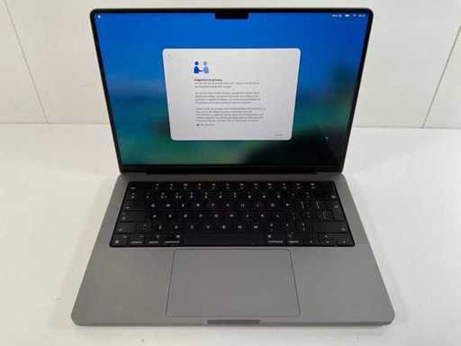 Apple MacBook Pro 14", Apple M1 Pro, 32GB RAM, 500GB SSD Laptop