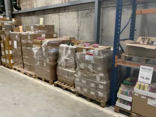 Lot de pots en plastique