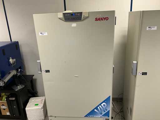 Zamrażarka laboratoryjna SANYO MDF-U7 4V - 80°C