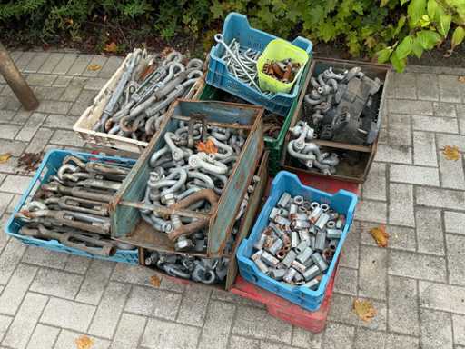 Lot of tensioners and D shackles Other contractor material