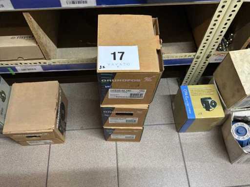 Grundfos UPE25-40 180 Pompe Cv (3x)