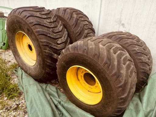 Gomme NOKIAN ELS forestali su cerchi speciali – 600/50 R22.5 & 650/65 R26.5 (4x)