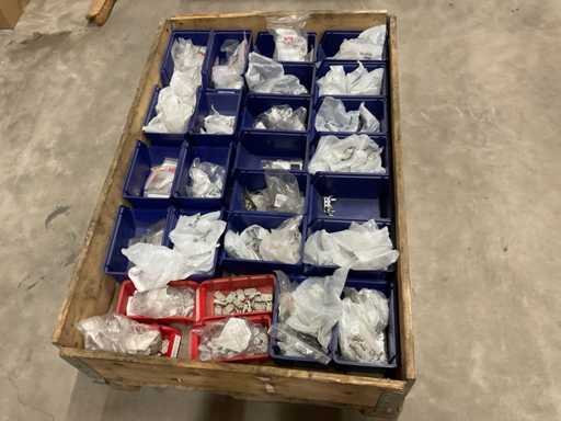 Charge von Installationsmaterialien