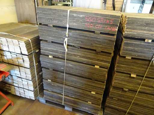 Un lotto di assi di legno 100cm (560x)