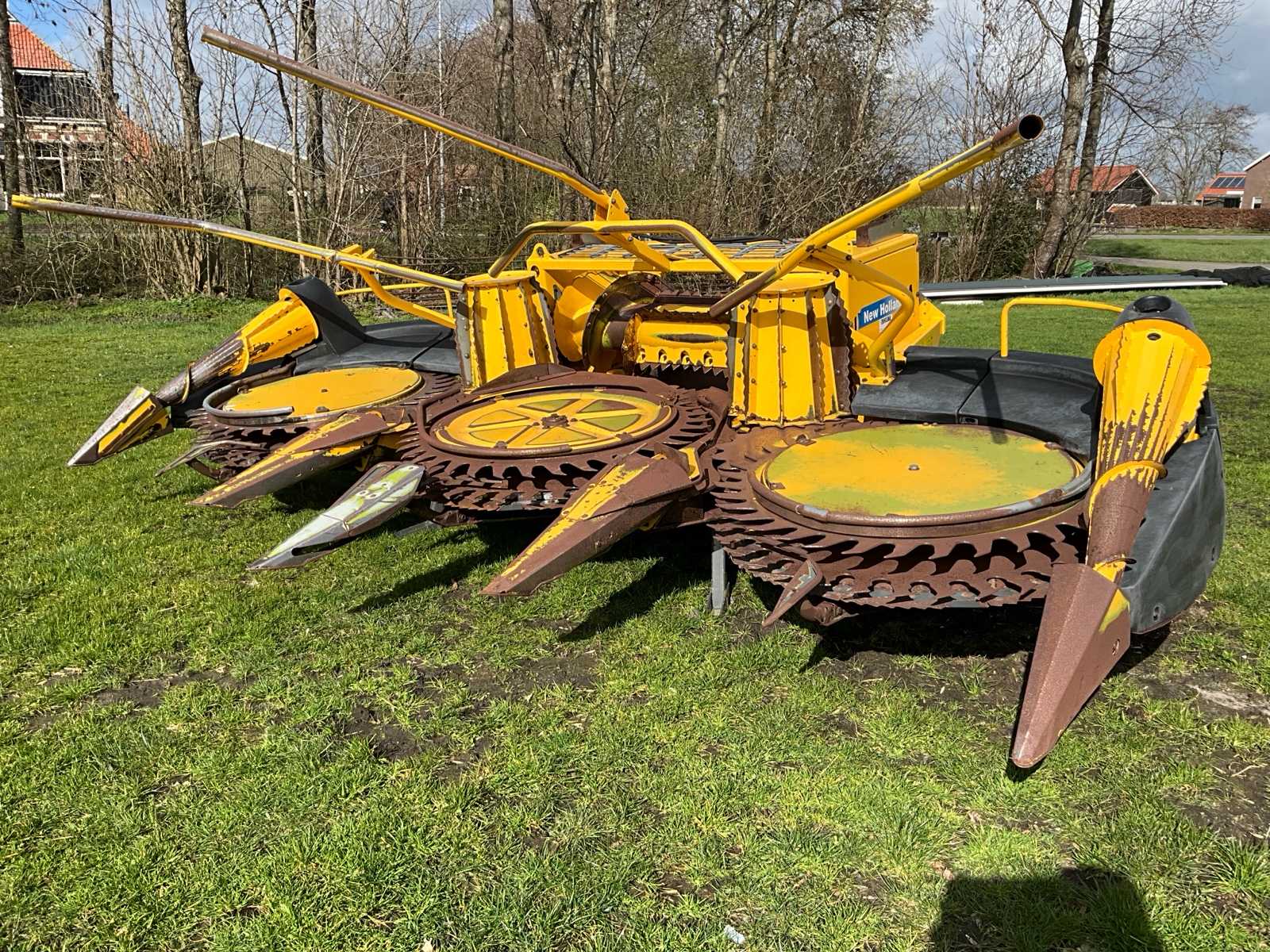 2006 New Holland 901 corn attachment