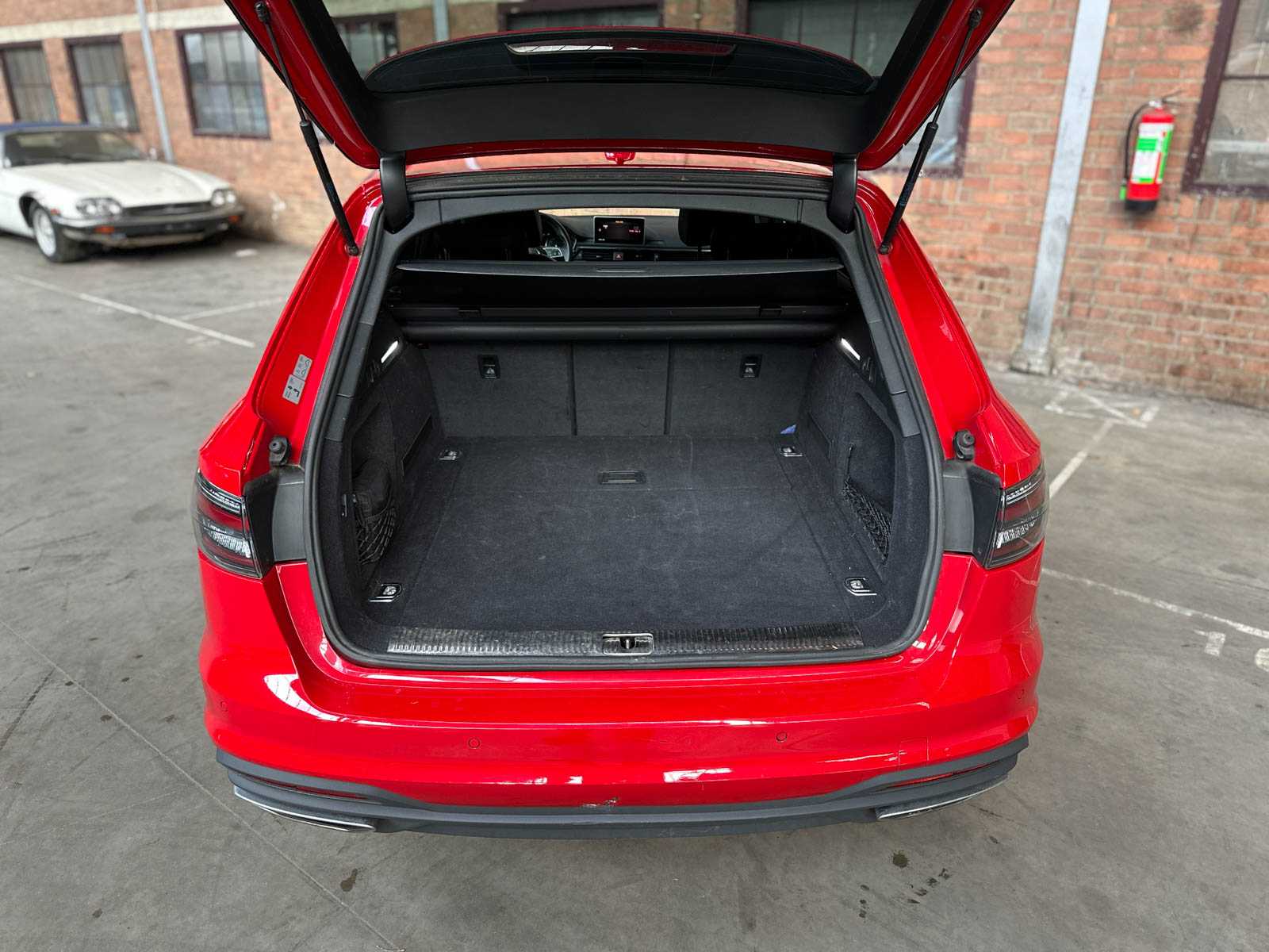 Audi A4 Avant 2.0 T g-tron Design Pro Line Plus 170pk 2018, R-401-VV