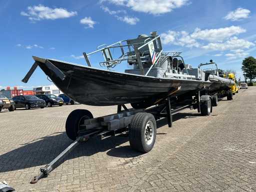 Delta - - 1220 TRIPLE X-RANGE DIESEL CU NERVURI CU PROPULSIE DIN SPATE - Barcă cu coaste
