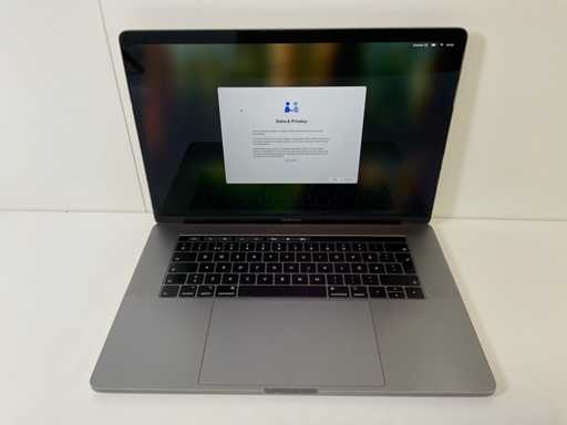 Apple MacBook Pro 15.4", Core(TM) i7 8th Gen, 32 GB RAM, 256 GB NVMe, AMD Radeon Pro 555X 4GB Laptop
