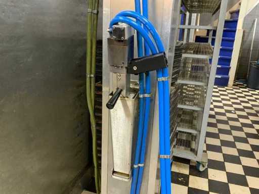 Plaques de cuisson Zela 500, pistolet à graisser incluant pistolet pulvérisateur, tambour et compresseur à air
