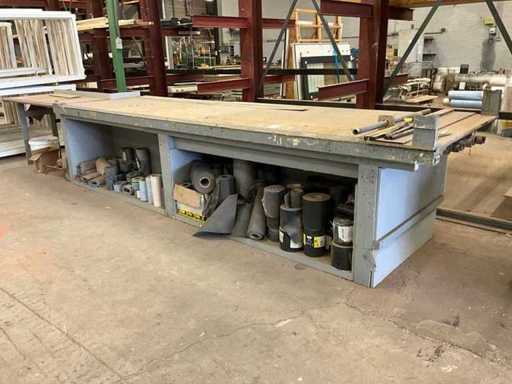 Banco da lavoro con varie lamine