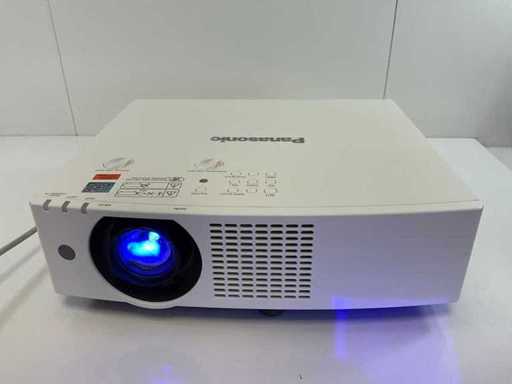 Panasonic (PT-VMZ51) 5,200 Lumens WUXGA Projector (1095 Hrs - Lamp Hours)