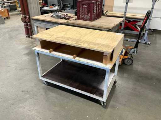 Table de travail à rouleaux 76x120cm avec compartiment inférieur — multiplex supérieur - 4 roulettes pivotantes