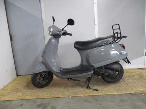 GTS Toscana Pure - Bromscooter - 4 T - Scooter