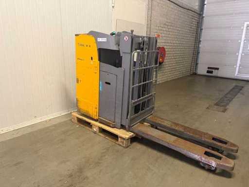 2017 Jungheinrich ESD 120 Meeneemheftruck