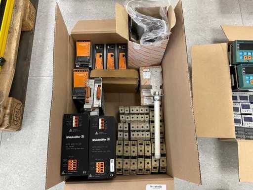 Weidmüller Batch of various electrical components