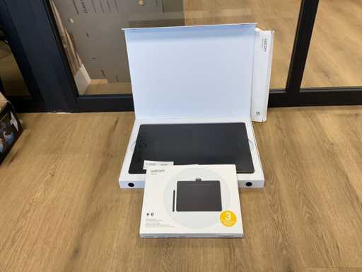 Tableta de desen Wacom Intuos Pro