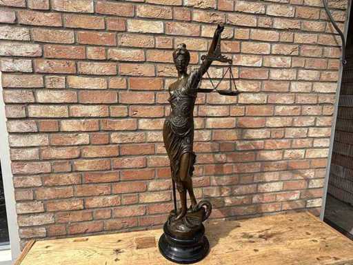 Sculpture justicia 