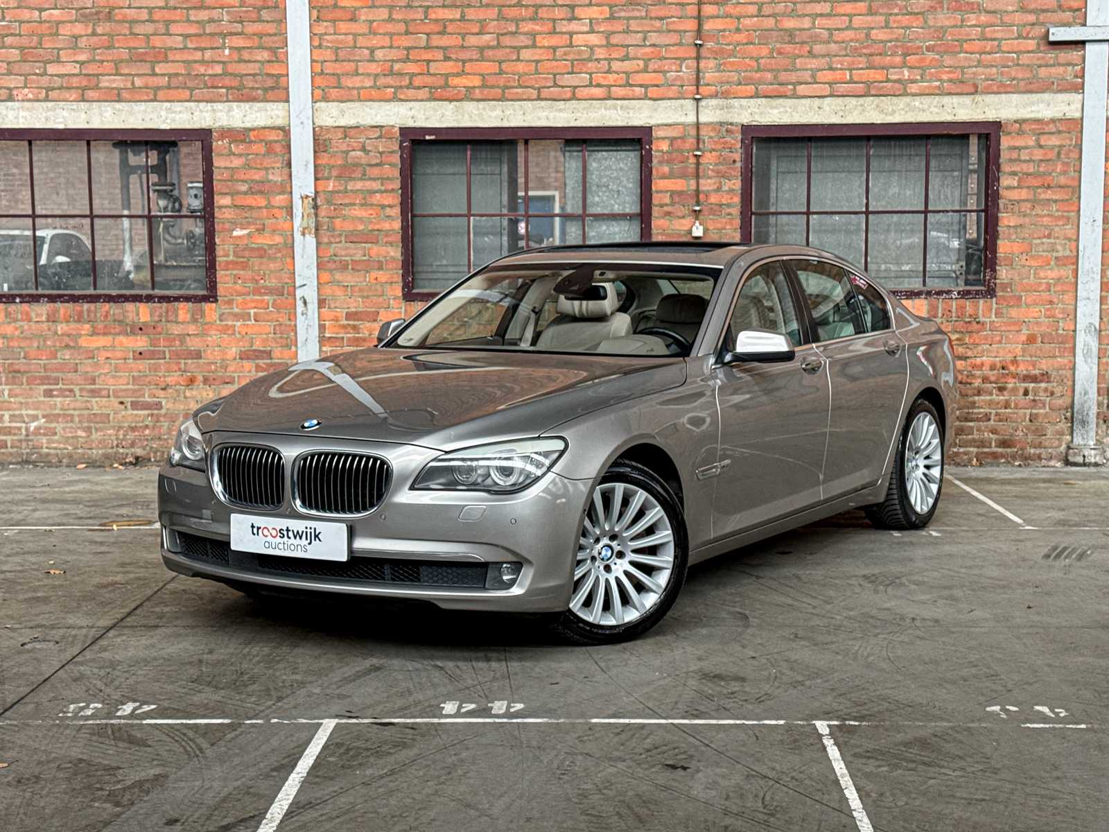 BMW 750i xDrive High 4.4 V8 Executive 408pk 2010 7-Serie, L-524-ZV